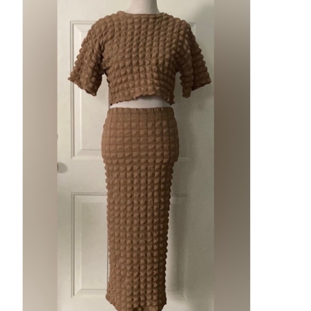 Dressed in LALA Popcorn Bubble Set sz XL  2 Piece Crop Top Midi Skirt - Picture 5 of 5